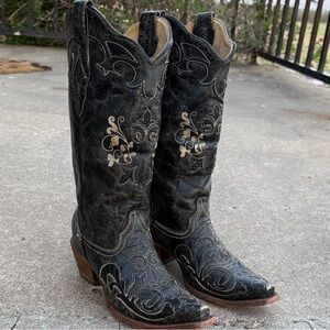 Corral Black Embroidered Western Heeled Boots